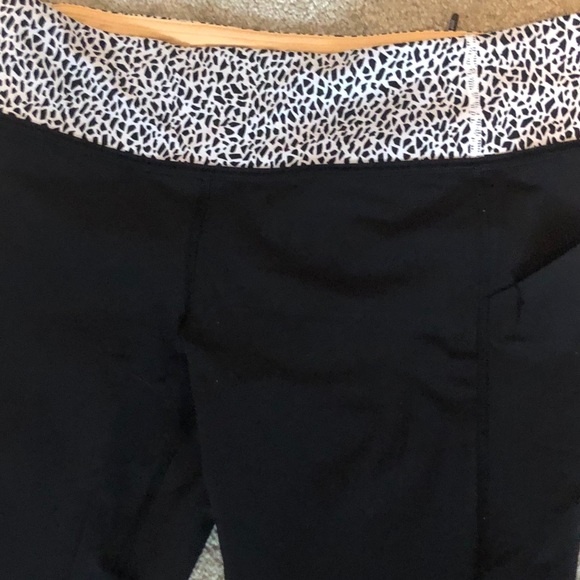 Funky lululemon leggings - Picture 4 of 4